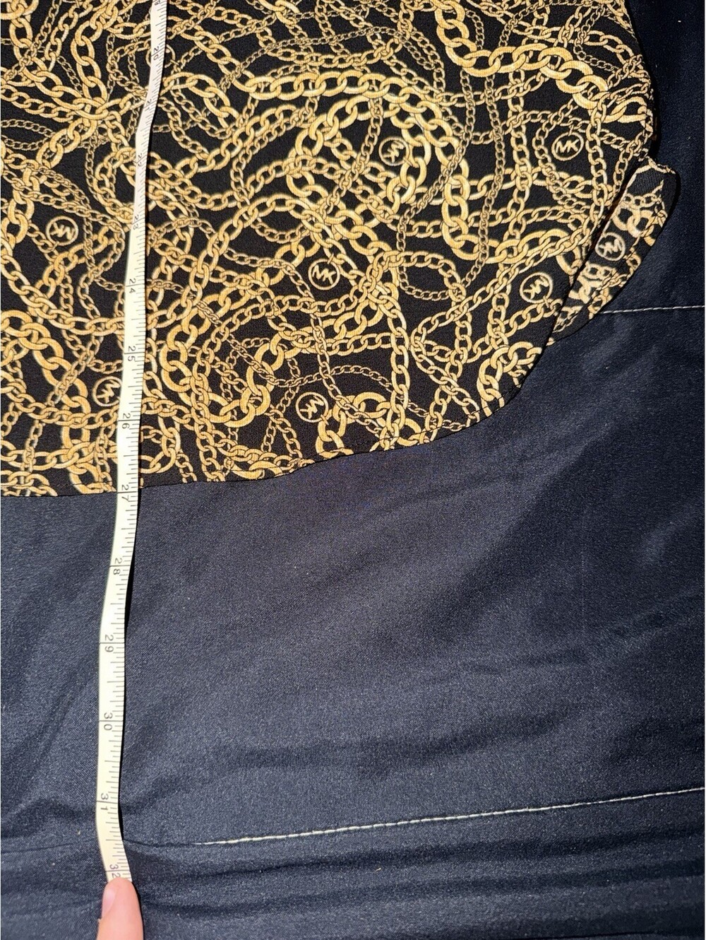 Michael Kors V- Neck Top Black and Gold Chain Size XLarge Women's - Picture 5 of 5
